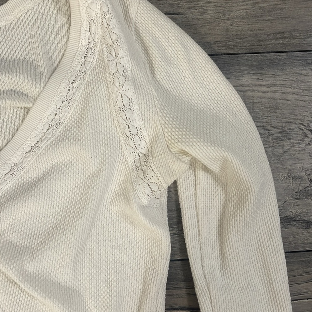 Free people top with lace sleeves, good quality
Size S, sweater, top, casual - Picture 6 of 8